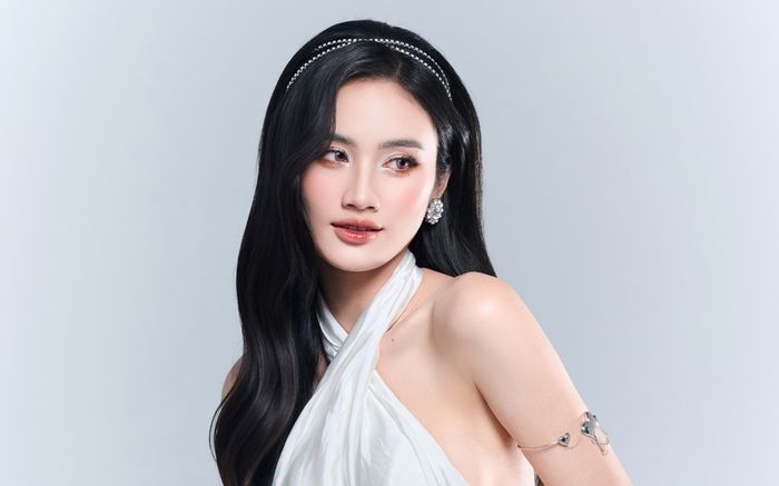 Hoa hậu Ý Nhi bất ngờ đăng đàn nói lời 'chia tay'