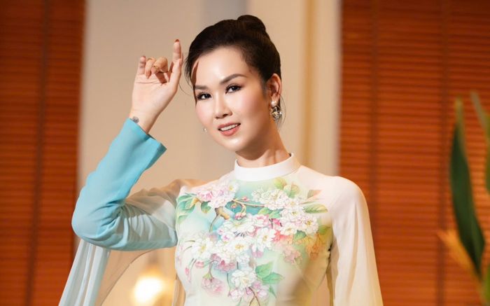 Võ Hạ Trâm nói vỏn vẹn một câu khi được yêu cầu hát 'hit' của Nguyễn Văn Chung