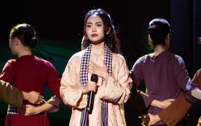 Dư luận đảo chiều, khẩu chiến nảy lửa vì Phương Mỹ Chi