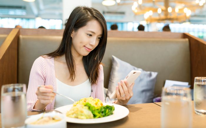 Bữa sáng sai cách khiến bạn già nhanh hơn: 3 thói quen phổ biến nhiều người vẫn làm mỗi ngày