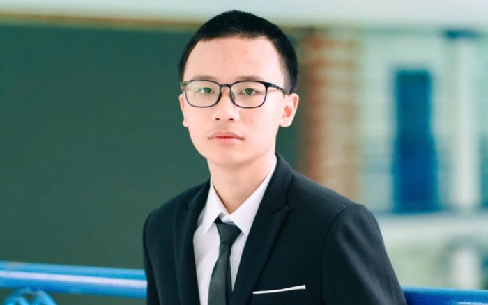 Thủ khoa lớp 10 Hà Nội khen đề Toán dễ
