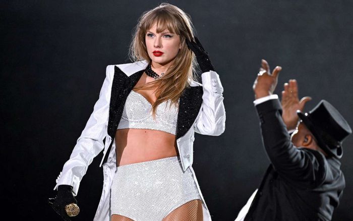 Người đàn ông đứng sau Taylor Swift trong 'cuộc chiến' lớn nhất sự nghiệp