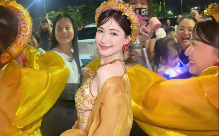 Quê nhà 'dậy sóng' vì Hòa Minzy