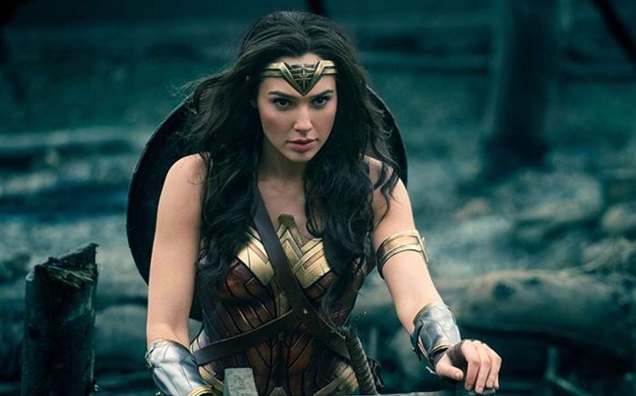 Khi nào Superman, Batman và Wonder Woman sẽ hội ngộ trong vũ trụ DC?