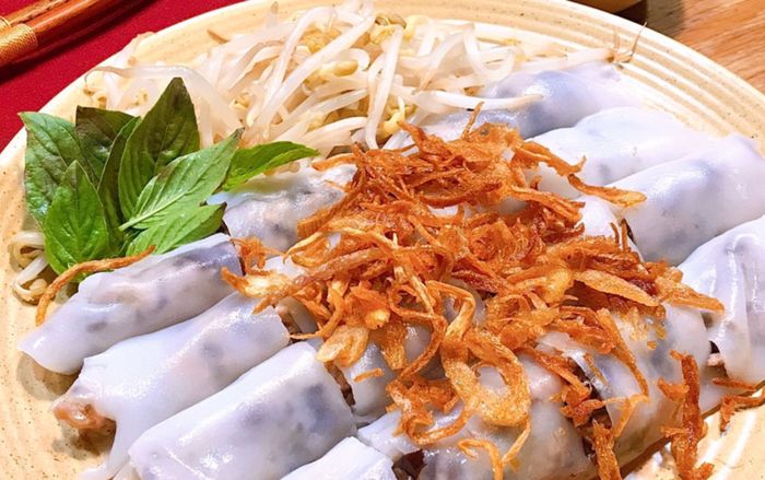 Những điều cần lưu ý khi ăn bánh cuốn, cháo lòng vào bữa sáng