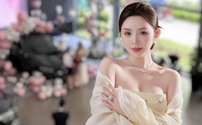 Rần rần khoảnh khắc Quỳnh Kool mua xế hộp tiền tỷ, netizen ào ào 'xin vía'