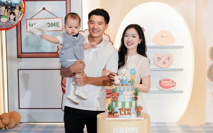 Vợ chồng Hà Đức Chinh bày tiệc hoành tráng mừng quý tử tròn một tuổi