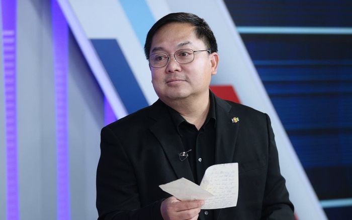 Tâm thư của con gái ông Hoàng Nam Tiến gây xúc động: 'Sao ba không đợi con về'