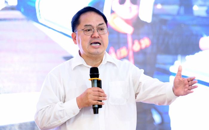 Lần hiếm hoi ông Hoàng Nam Tiến tiết lộ về vợ con
