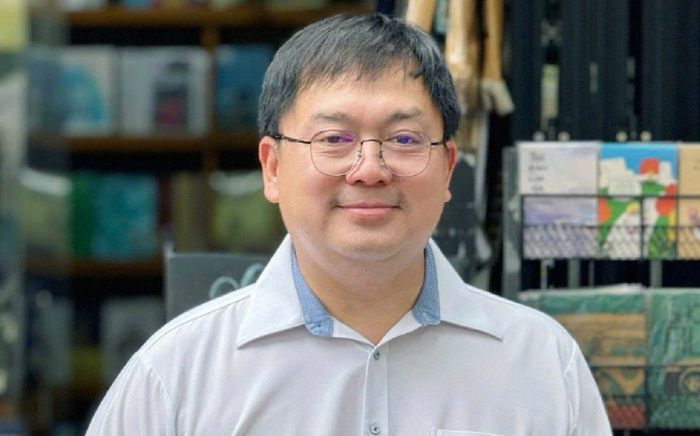 Nhìn lại hành trình học vấn đáng nể của ông Hoàng Nam Tiến