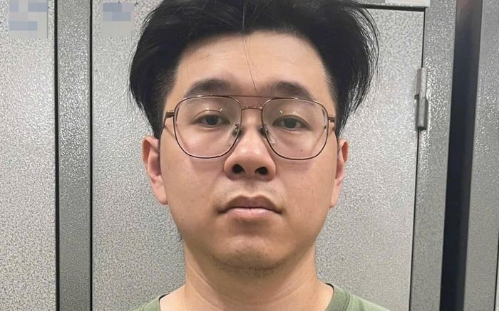 Vụ người đàn ông xăm trổ đánh cô gái ở Hà Nội: Người vợ bị chỉ trích dữ dội