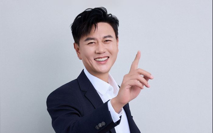 Nam diễn viên có tài sản 18.000 tỷ, đi đóng phim vì đam mê