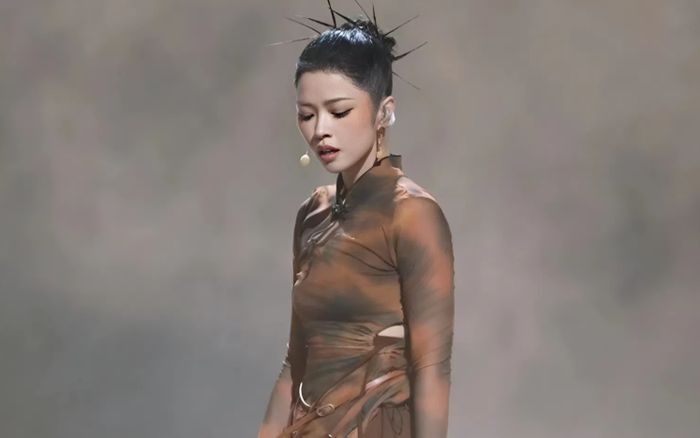 Nữ ca sĩ Việt sang Trung Quốc thi hát, tưởng 'lên đời' nhưng lại gặp ồn ào khiến sự nghiệp chạm đáy