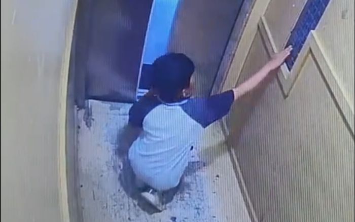 Thang máy chung cư đột ngột ngừng hoạt động, chủ nhà phẫn nộ khi xem lại camera