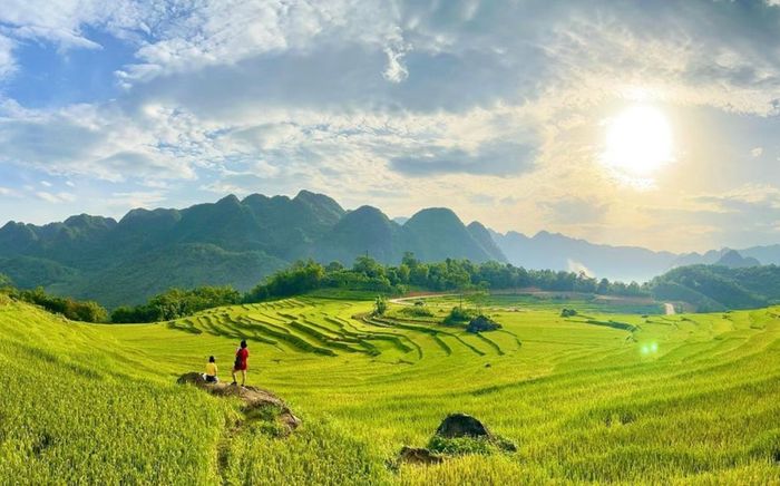 Trải nghiệm những cung đường trekking đẹp nhất mùa hè