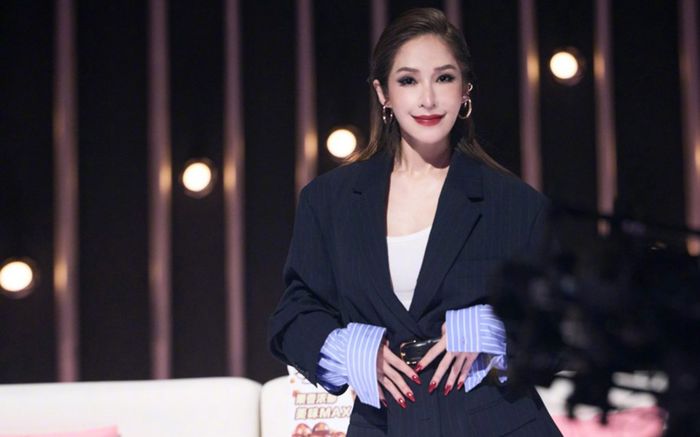 Nữ ca sĩ đình đám một thời nay khiến khán giả lo lắng vì ngoại hình gầy như tờ giấy