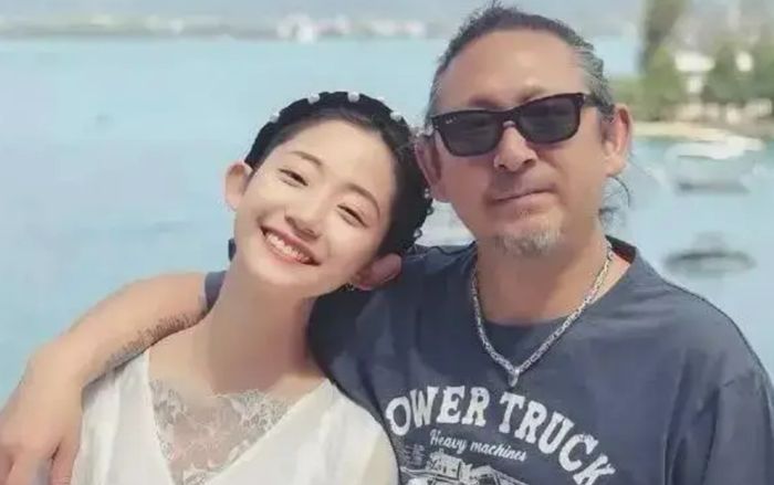 Nữ ca sĩ trả giá đắt khi lấy chồng lớn hơn 25 tuổi