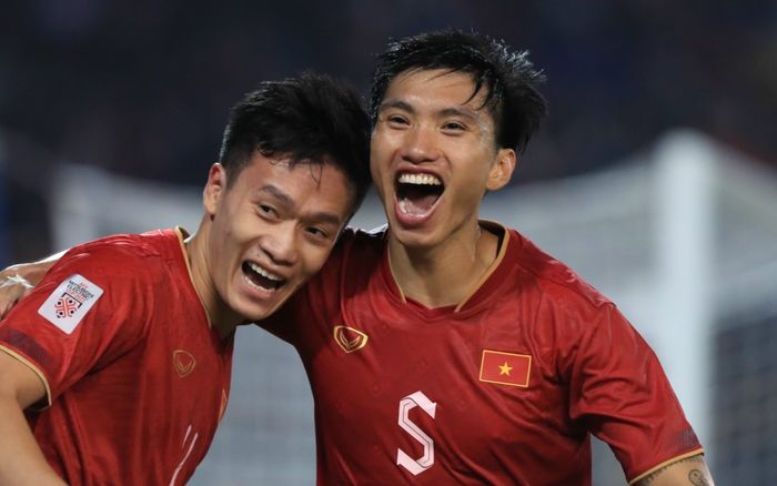 Đoàn Văn Hậu báo tin vui cho HLV Kim Sang Sik