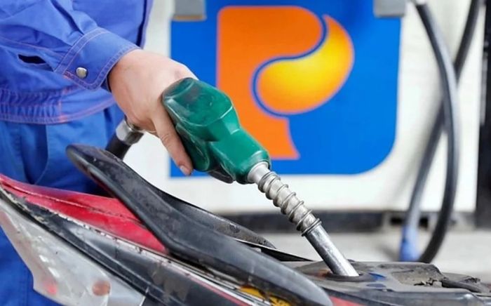 Giá xăng dầu hôm nay 12/8: Tiếp tục tăng