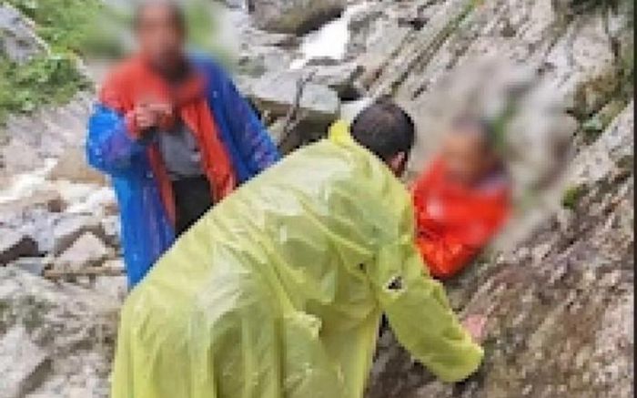 Mất tích suốt 10 ngày ở vùng núi hoang vắng, kỳ tích xảy ra với người đàn ông hơn 50 tuổi