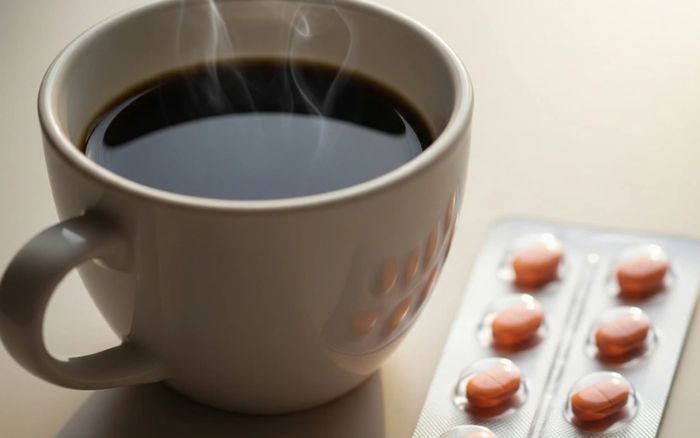 Không uống cà phê với 4 thứ sau nếu bạn không muốn gan bị tổn thương nặng