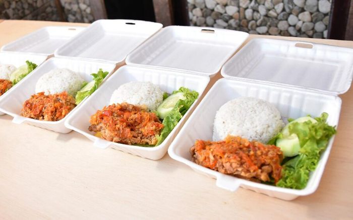 Ăn cơm hộp mỗi ngày, cô gái gục ngã khi phát hiện bị ung thư di căn