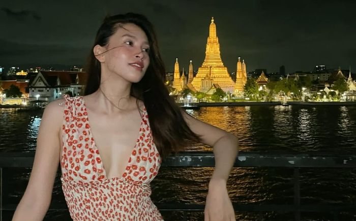 Hoa hậu Tiểu Vy khoe trọn đường cong nóng bỏng trong loạt ảnh mới