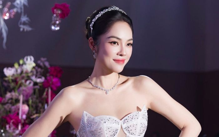 Dương Cẩm Lynh lên tiếng về loạt tin nhắn bôi nhọ suốt 2 năm