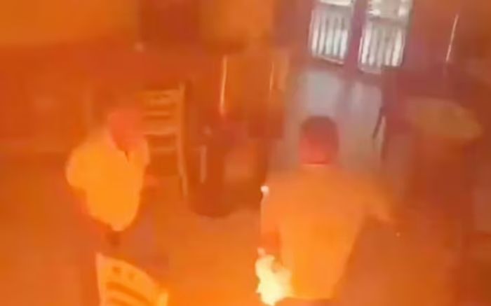 Người đàn ông phóng hỏa quán cà phê, lý do khiến nhiều người 'đứng hình'