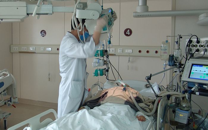 Bé trai 4 tuổi qua đời sau khi ăn trứng luộc, lỗi nhiều gia đình vẫn chủ quan