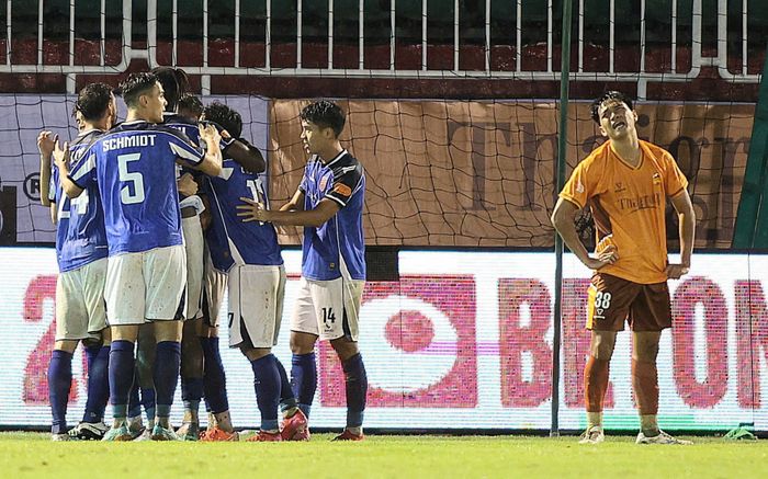 HLV HAGL lạc quan, không lo rớt hạng