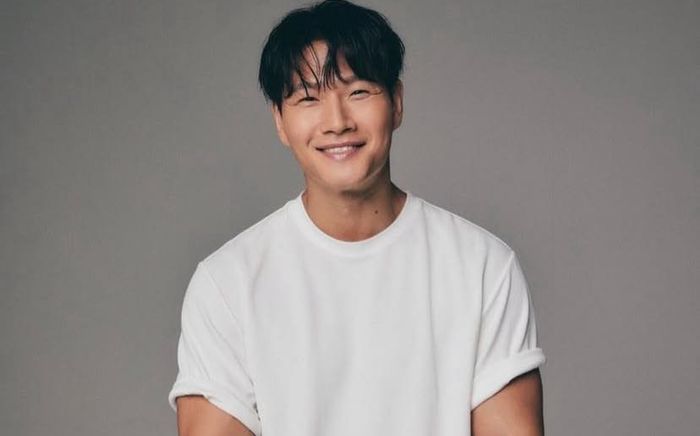 Sao nam đình đám showbiz bất ngờ tuyên bố kết hôn ở tuổi U50, danh tính cô dâu gây tò mò