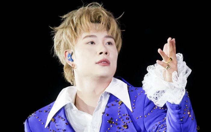 Nam ca sĩ Việt khiến khán giả ngán ngẩm vì hát live chênh phô