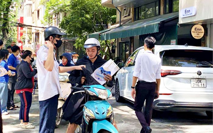 Nhiều trường tại TP.HCM đổi giờ vào học lúc 7h30