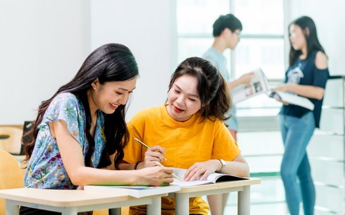 Từ 25/9, nhiều cấp học được phép dạy và học bằng tiếng nước ngoài