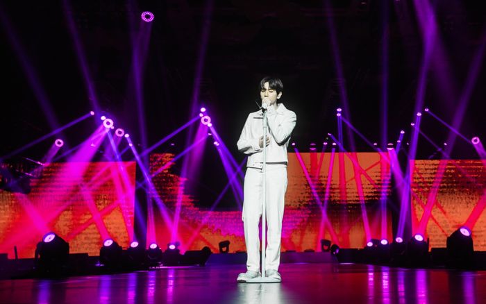 Nam ca sĩ lên tiếng trên sân khấu: 'Nếu không thích tôi, đừng mua vé rồi bán lại với giá cao!'