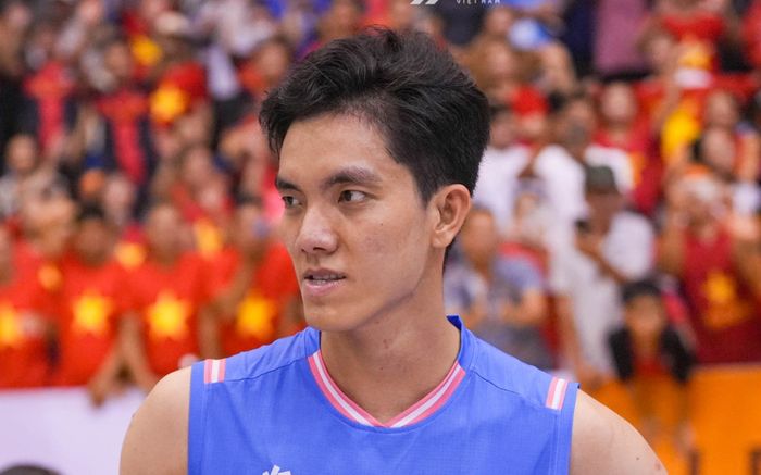 Phản ứng trái chiều của CĐV về Bích Tuyền