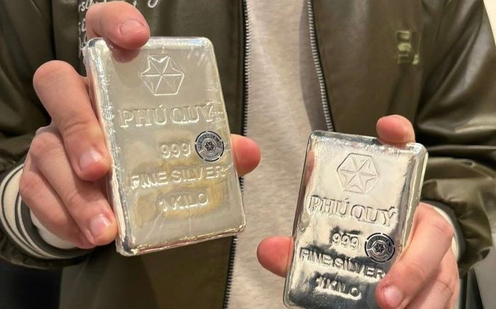 Giá bạc hôm nay (19/8): Tăng nhẹ