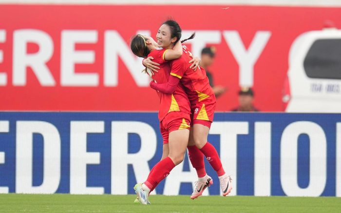 Huỳnh Như rực sáng, Việt Nam thắng đậm Thái Lan