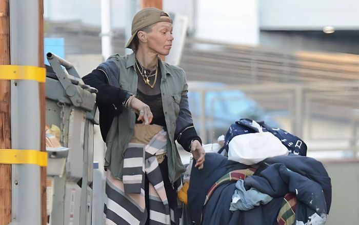 Bắt gặp cựu người mẫu đình đám showbiz sống vô gia cư, mắc bệnh tâm thần sau ly hôn