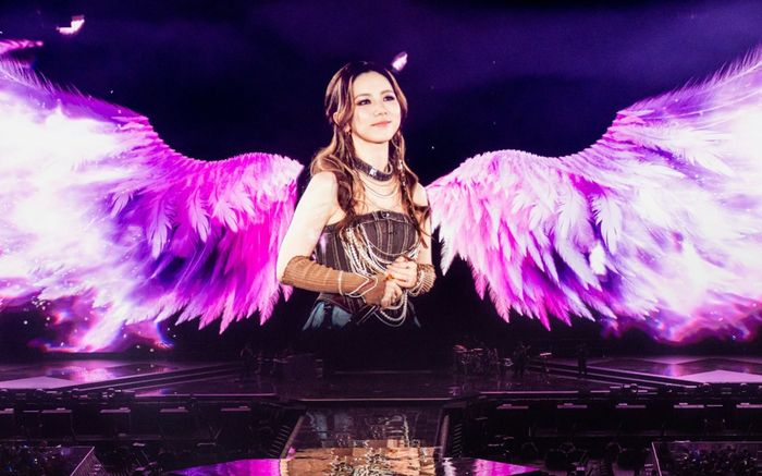Đặng Tử Kỳ làm nên lịch sử trên sân khấu Kai Tak, Hồng Kông đã có một nữ hoàng concert mới?