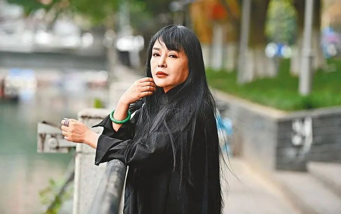 Nữ danh ca nổi tiếng qua đời đột ngột trước đêm diễn, người thân và khán giả bàng hoàng