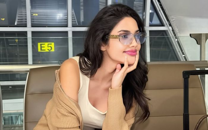 Choáng với số tiền hoa hậu đình đám showbiz kiếm được trong 1 tiếng