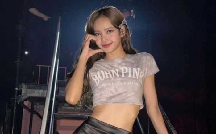 Lisa lộ diện ở Jeju: Ngoại hình gây thất vọng, khó ai nhận ra!