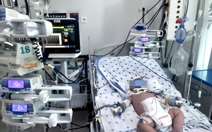 Bé gái 7 tháng nguy kịch sau khi mắc căn bệnh mà nhiều người đang xem nhẹ