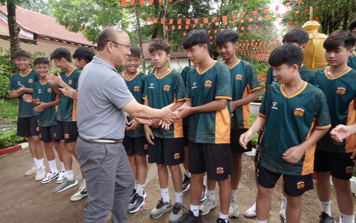 Bao giờ HAGL mới thôi 'mất máu'?