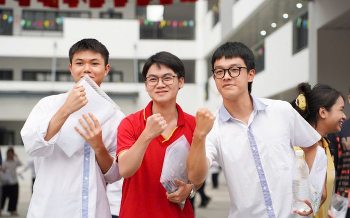 Điểm chuẩn đại học 2025: Những ngành nào chạm ngưỡng 30/30?