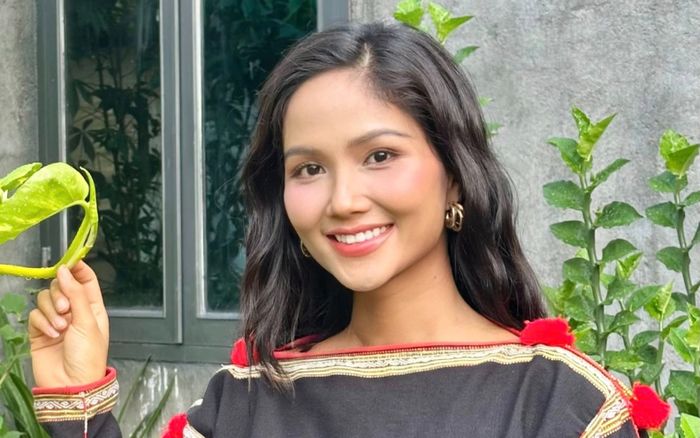 Giữ kín 4 tháng, H'Hen Niê bất ngờ lộ bí mật khiến dân tình ngỡ ngàng