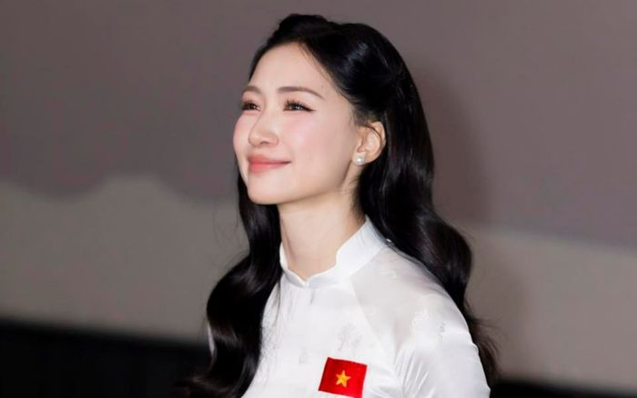 Hòa Minzy có tin vui lớn