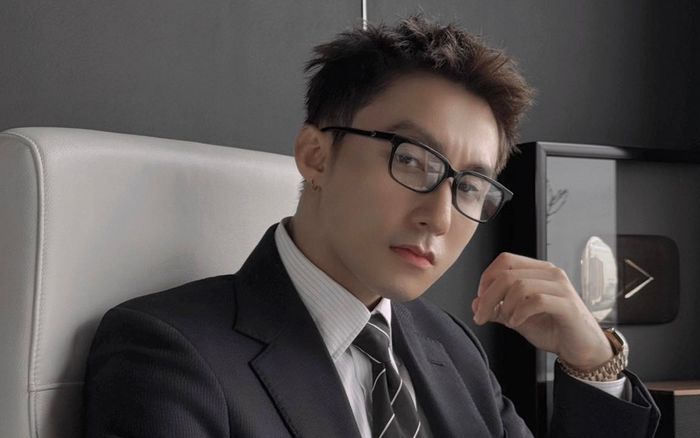 Chuyện gì đang xảy ra với Sơn Tùng?